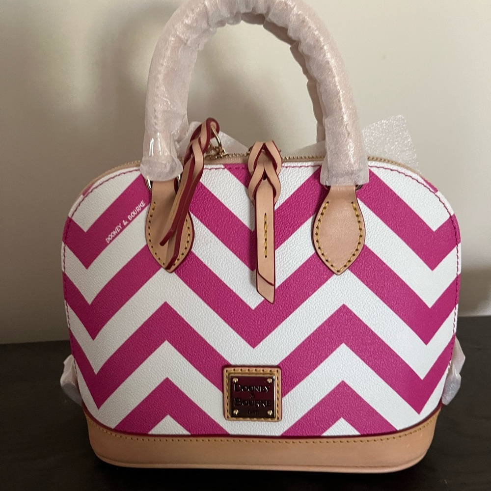 NWT Dooney & Bourke Chevron Bitsy Bag
